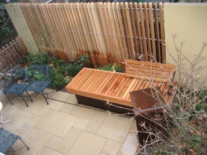 fence-vertical-slats-redwood-and-bench